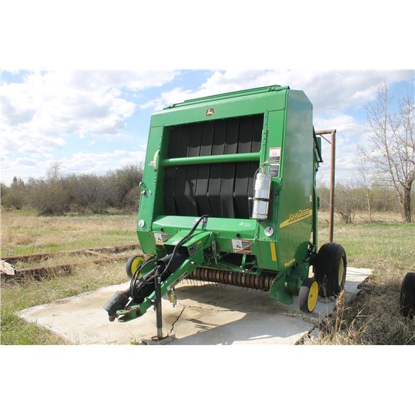 JOHN DEERE 567 ROUND BALER