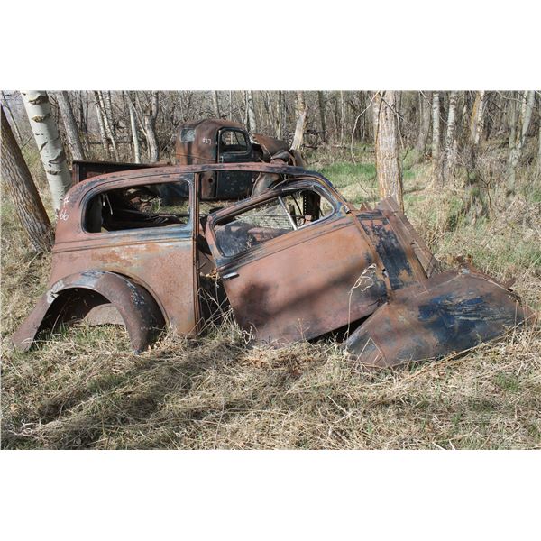 CAR BODY C/W BUTTERFLY HOOD