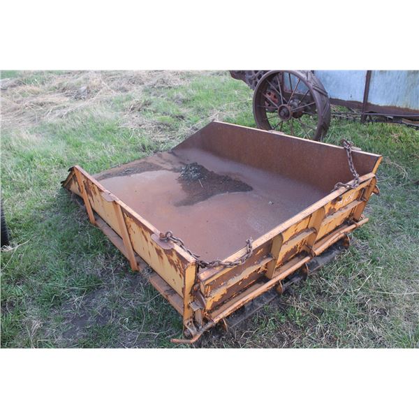APPROX. 6' STEEL BOX C/W TAILGATE