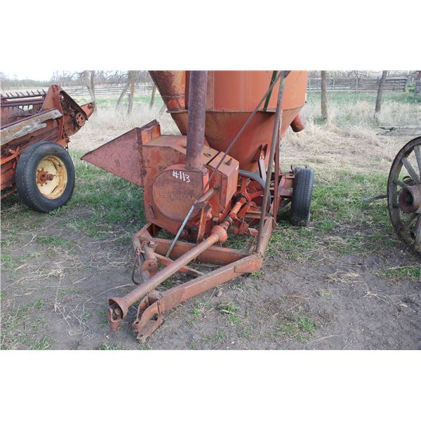 NEW HOLLAND MIXER MILL