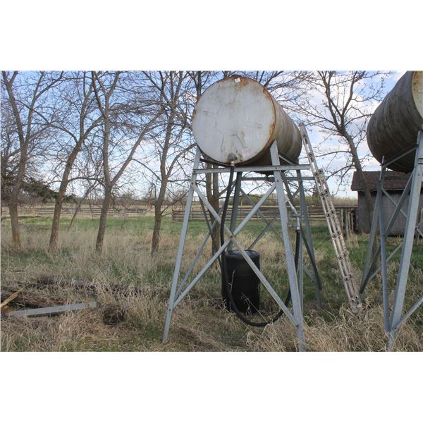300 GALLON FUEL TANK & STAND