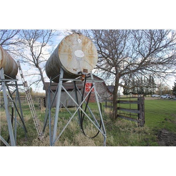 500 GALLON FUEL TANK & STAND