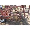 Image 4 : APPROX. 25' CULTIVATOR C/W TINE HARROWS