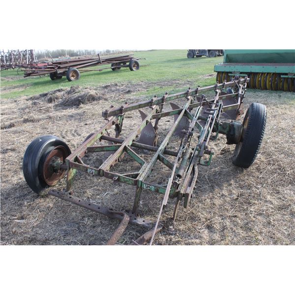 JOHN DEERE 5 BOTTOM PLOW