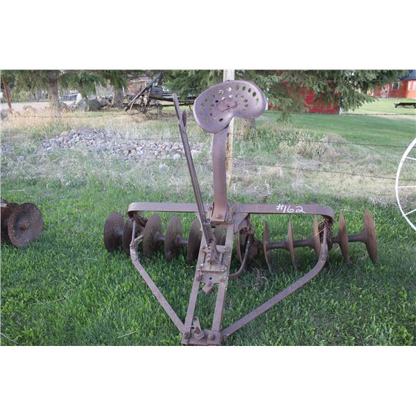 MASSEY HARRIS HORSE DISC