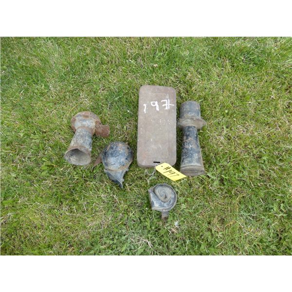 ANTIQUE CAR HORNS AND TOOL BOX, 4- SINGLE HORNS