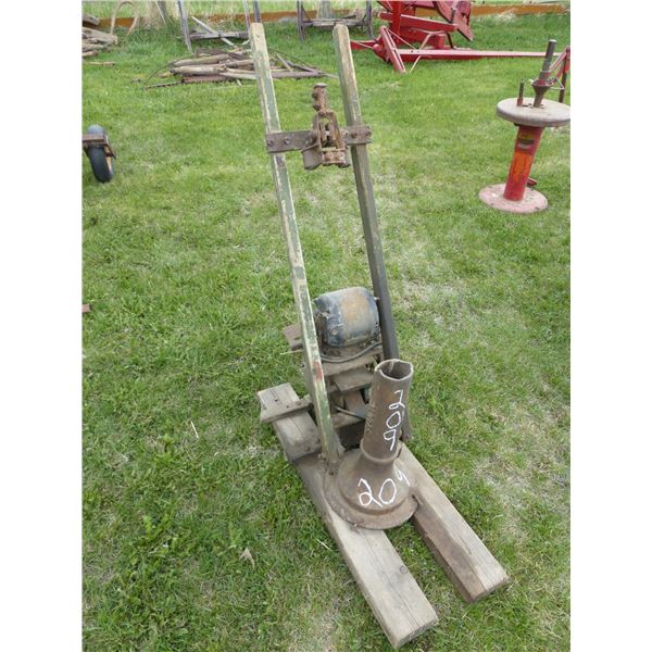 ANTIQUE WATER PUMP