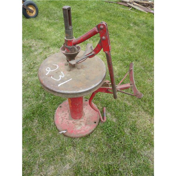 TIRE CHANGER