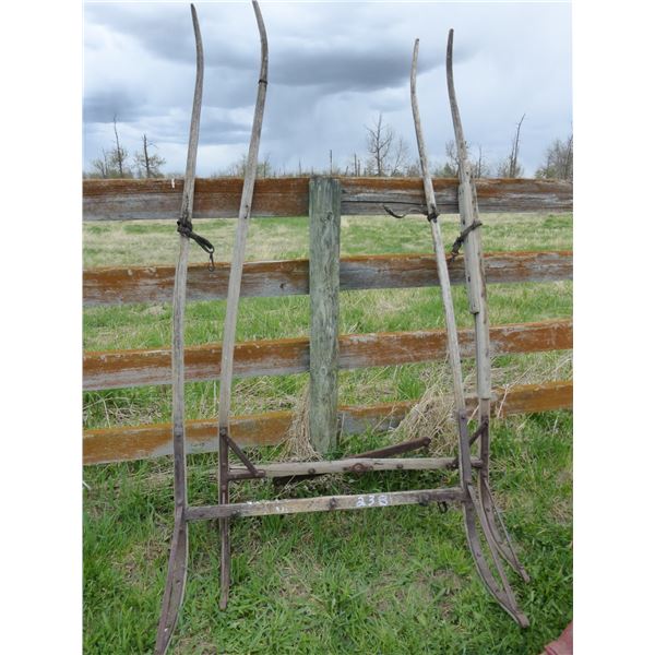 BUGGY OR SLEIGH HITCHES