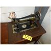 Image 2 : ANTIQUE SINGER SEWING MACHINE