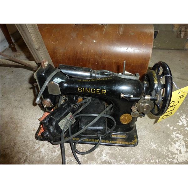 ANTIQUE SINGER SEWING MACHINE