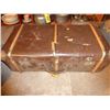 Image 1 : ANTIQUE SUITCASE