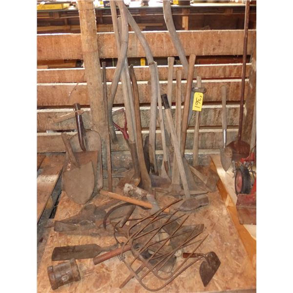 QTY OF VARIOUS GARDEN TOOL PARTS AND HANDLES