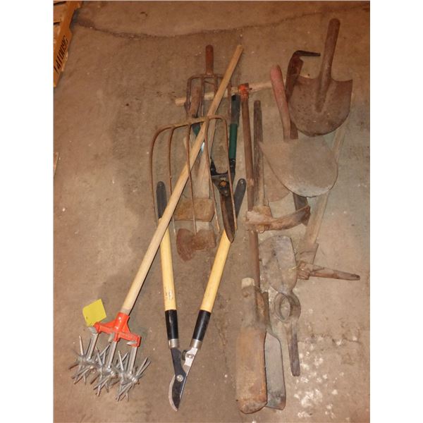 ASSRT. HAND & GARDEN TOOLS, LOPERS, GARDENWEASEL, HEDGE CLIPPERS