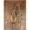 Image 1 : ASSRT. HAND & GARDEN TOOLS, LOPERS, GARDENWEASEL, HEDGE CLIPPERS