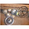 Image 1 : HUB CAPS, 2 STEERING WHEELS