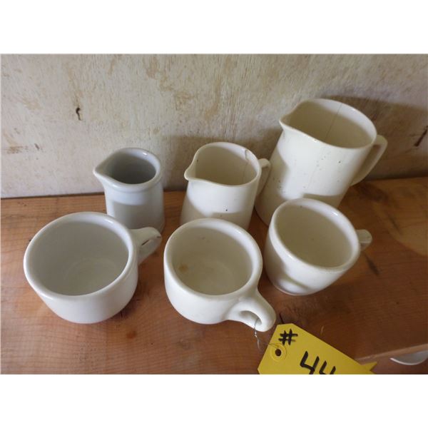 3- CUPS AND 3- PITCHERS