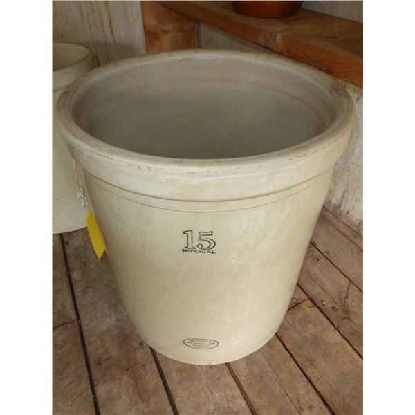 MEDALTA 15 GAL. CROCK (BROKEN HANDLES)