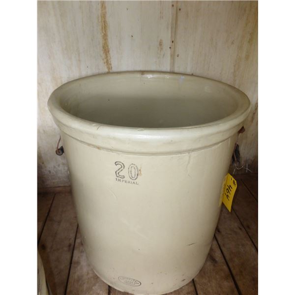 MEDALTA 20 GAL. CROCK (NO CRACKS, HANDLES GOOD)