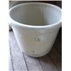 Image 1 : MEDALTA 15 GAL. CROCK C/W LID (NO HANDLES, NO CRACKS)