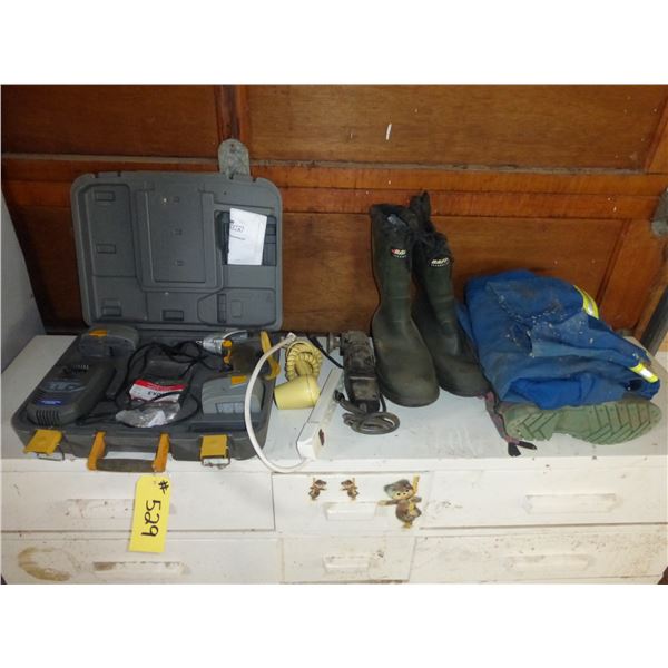 DRESSER, MASTERCRAFT IMPACT, 2 RUBBER BOOTS, COVERALLS (SZ 46),