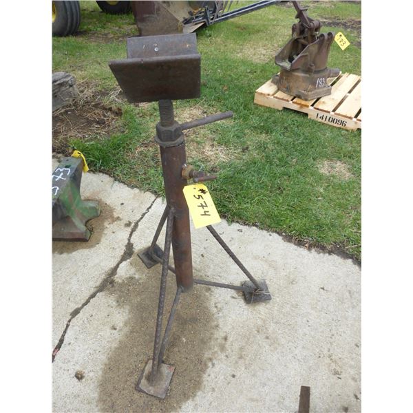 PIPE STAND
