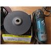 Image 3 : 2- ANGLE GRINDERS & DISCS
