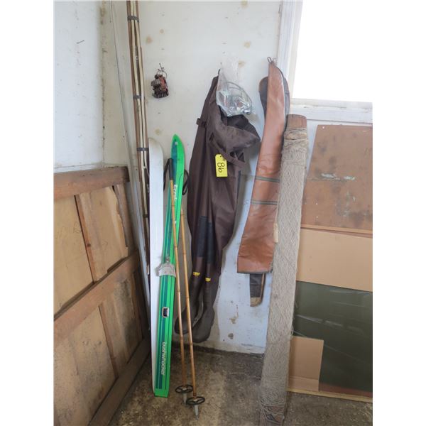 SKIS WITH BINDINGS (3 PIN) & POLES, CHEST WADERS (SIZE 10), 2 SOFT GUN CASES, OLD FISHING NET