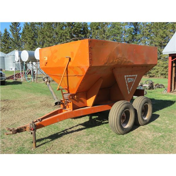 CALHOUN APPROX. 4 TON FERTILIZER SPREADER