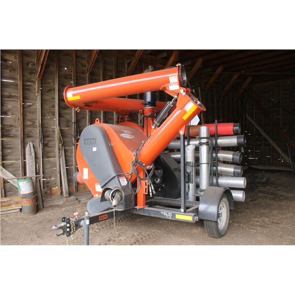 RENN VRX GRAIN VACUUM, 54.7 Hrs, SHEDDED (LIKE NEW)