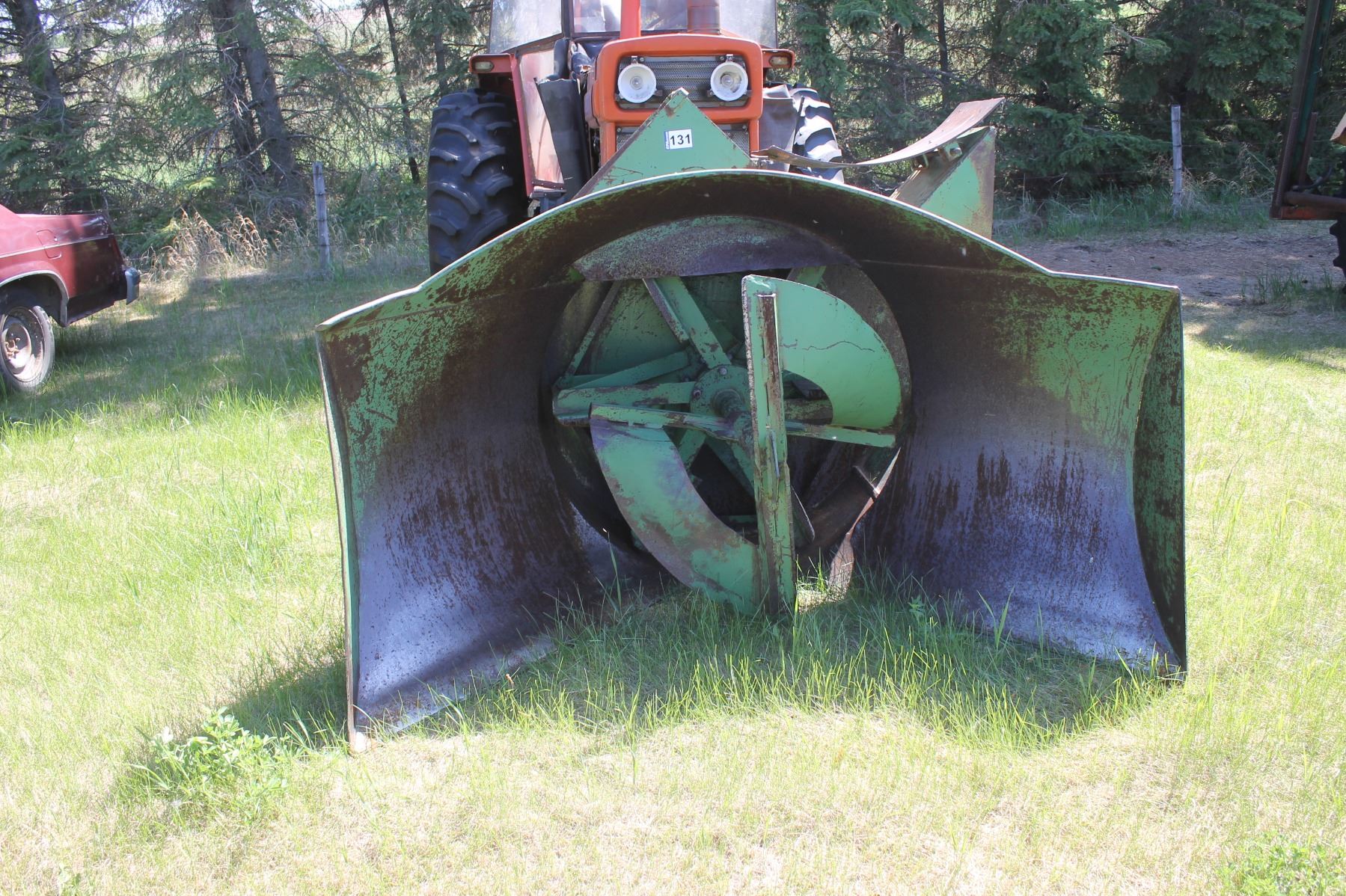 COOP 650 TRACTOR C/W FRONT MOUNT SNOW BLOWER