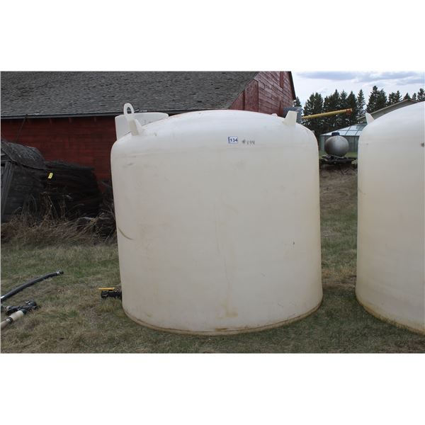 APPROX. 1000-GAL POLY TANK
