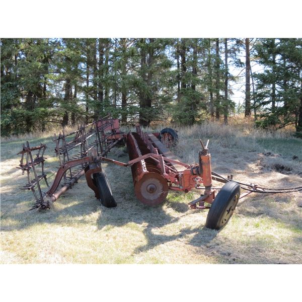 IH 20' DISCER (#100) C/W FLEX HARROWS (19" BLADES)