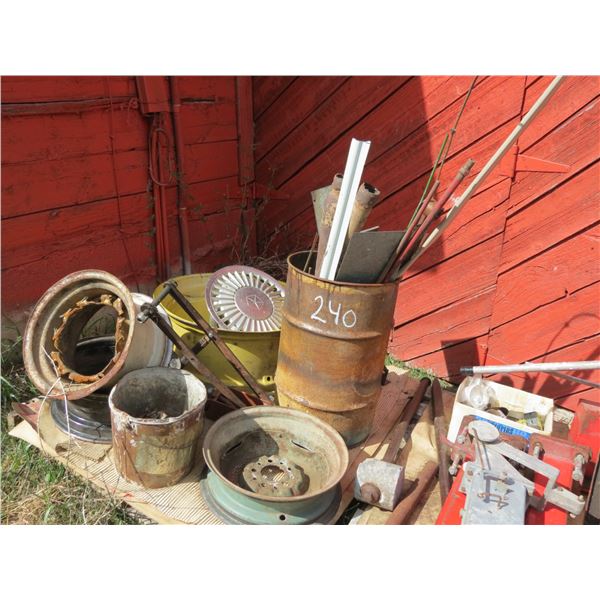 QTY OF IRON, BARREL STAND