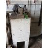 Image 3 : 1/2 HP BENCH GRINDER