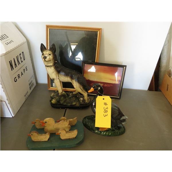 2- CUSHIONS, 2- FRAMES,3- DÉCOR ITEMS