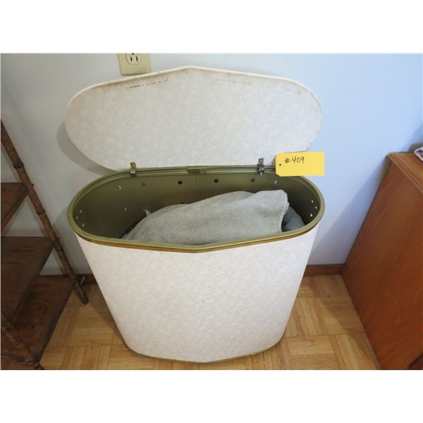 WHITE HAMPER