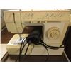 Image 2 : SINGER SEWING MACHINE