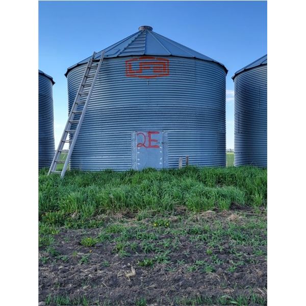 UFA GRAIN BIN '2E', APPROX. 3300 BU, 19' DIA, WOOD FLOOR (LOCATED AT 14-52-2-W4. PH-COLLEEN 306-825-