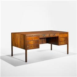 Arne Vodder desk