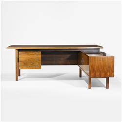 Arne Vodder executive desk