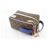 Image 2 : Louis Vuitton x NBA Brown Monogram Cloakroom Dopp Kit Bag