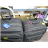 Image 2 : 2 LG. BLACK SUITCASES