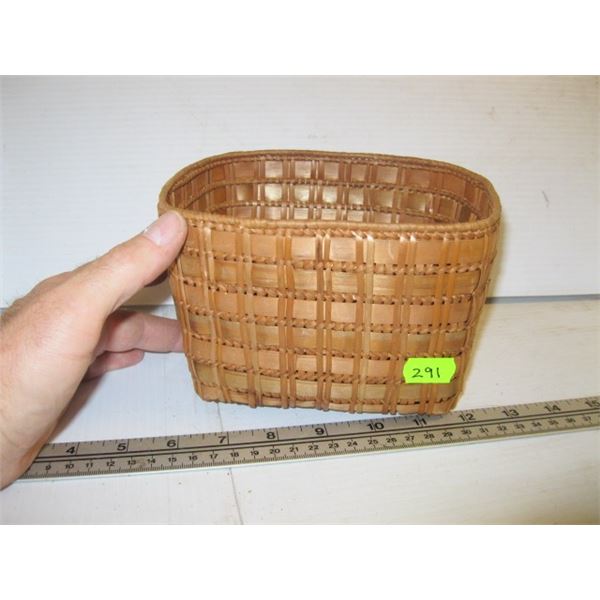 NATIVE CEDAR RIBBON SQUARE BASKET, APPROX. 4.5"X7"X6"