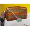 Image 2 : NATIVE CEDAR SQUARE BASKET APPROX. 7"X6.25"X3.25"