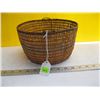 Image 1 : NATIVE CEDAR ROUND BASKET, APPROX. 5.5"X9"X9"