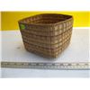 Image 3 : NATIVE CEDAR RIBBON BASKET, APPROX. 5"X7"X6"