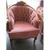Image 2 : PINK DIAMOND TUFT CARVED WOOD FRAMED LOVESEAT & MATCHING CHAIR