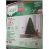 Image 2 : 7.5' PRELIT CONWAY PINE CHRISTMAS TREE