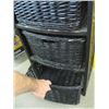 Image 2 : 3 BASKET SMALL SHELF UNIT